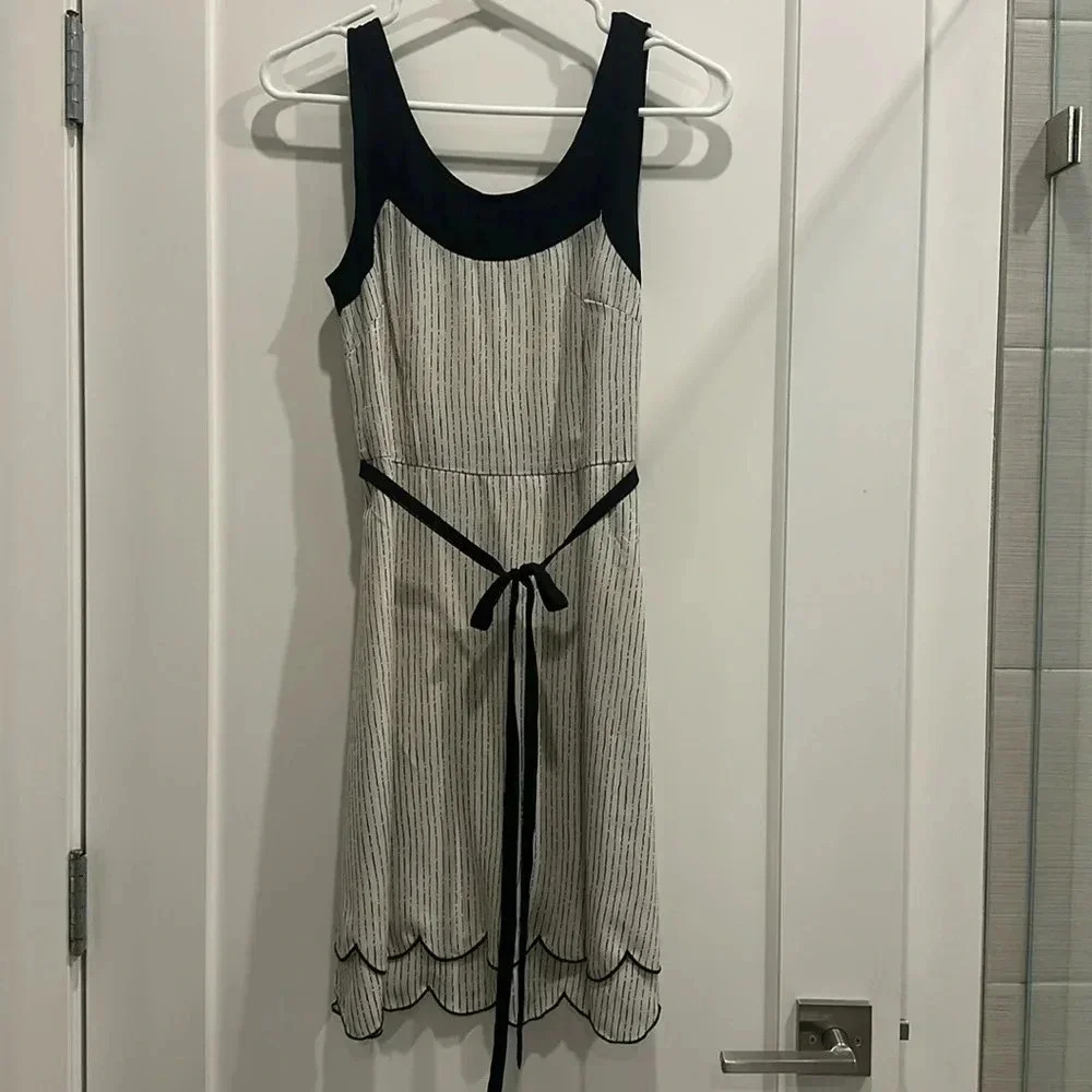 Scallop hem dress